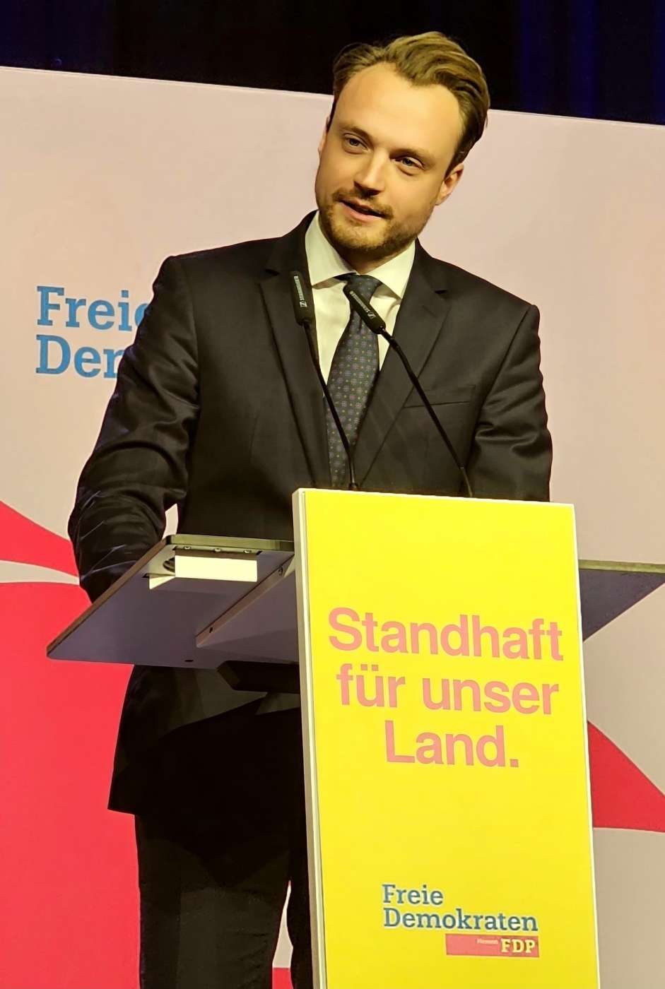 Philipp Kratzer auf dem LPT der FDP Hessen (c) Jürgen Plappert